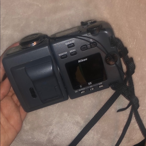 Nikon camera - Picture 2 of 2